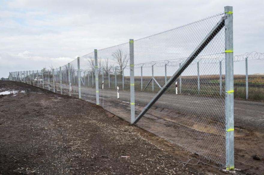 Kész az okoskerítés a magyar-szerb határ 10 kilométeres szakaszán