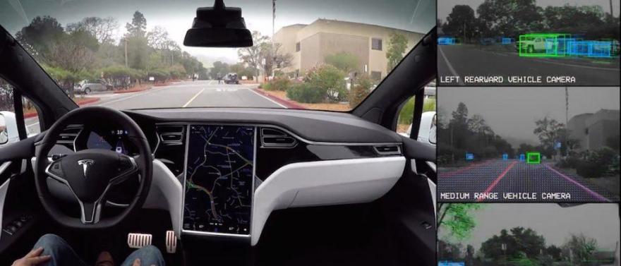 Vezetés egy Tesla autó szemszögéből - videó