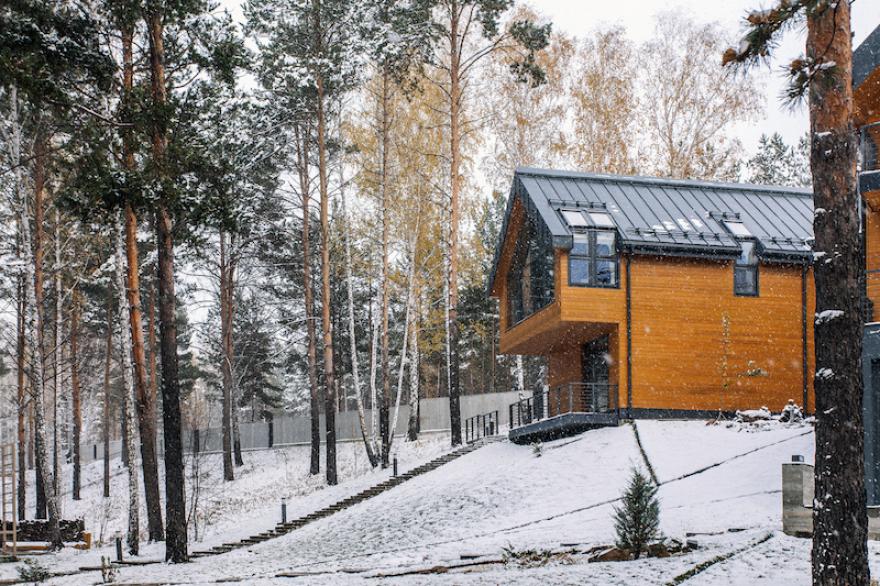 Modern ház gyönyörű környezetben Oroszországban