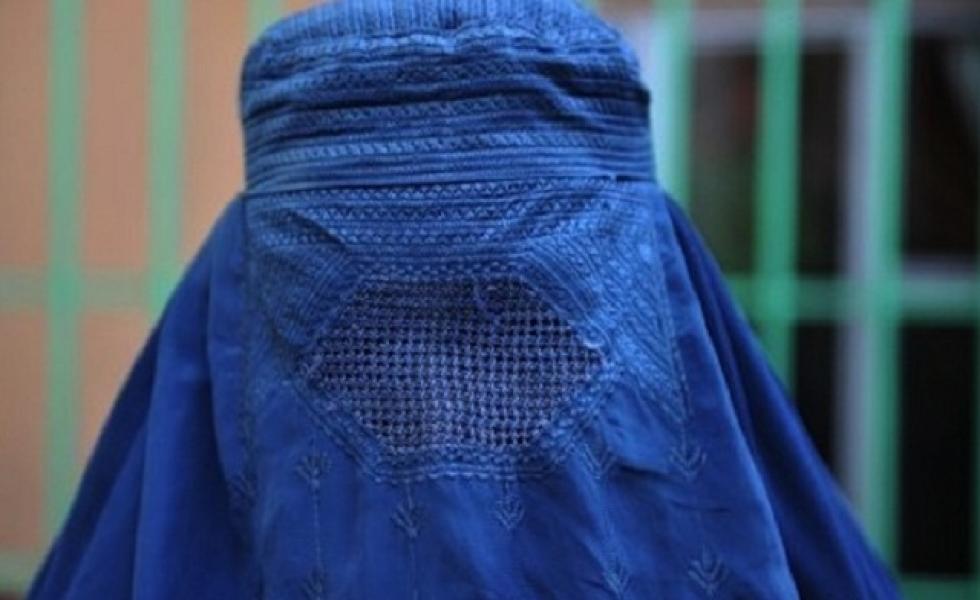Dániában is betilthatják a burka és a nikáb viselését