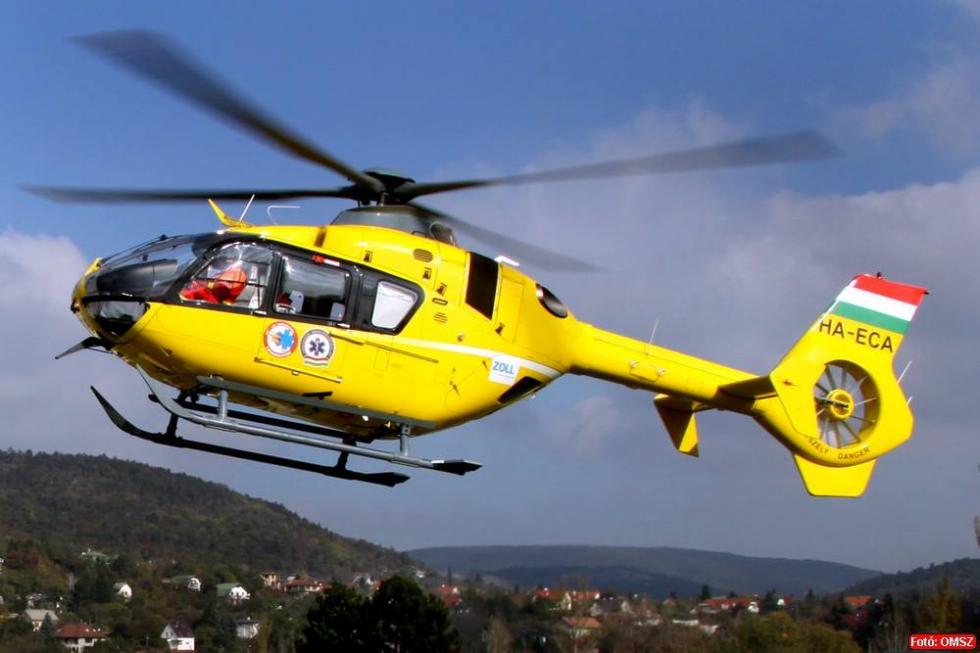 Kamuhívással verte át a mentősöket a nő, akihez még mentőhelikoptert is küldtek