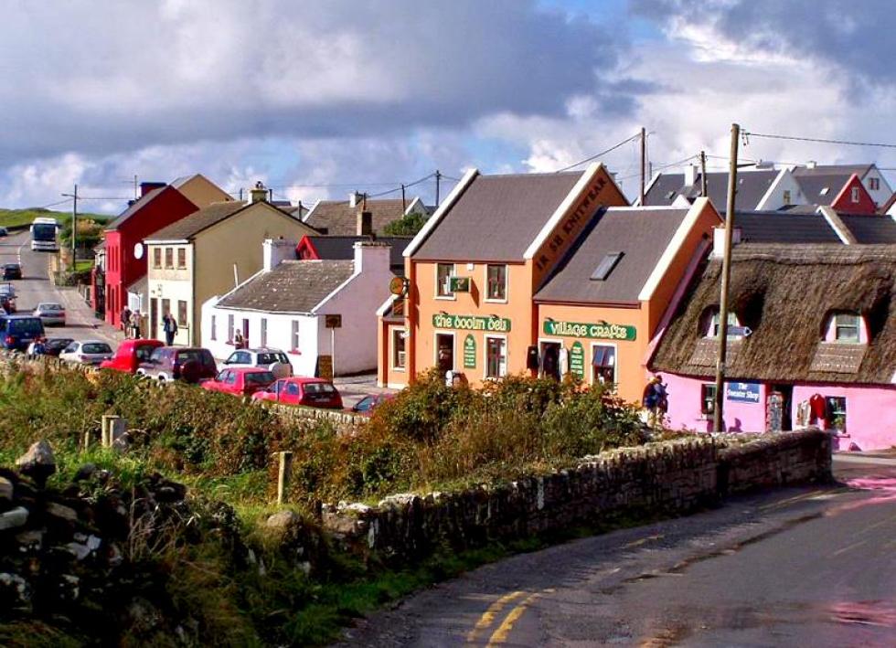 Több száz migránst akarnak betelepíteni egy 700 fős ír kisvárosba