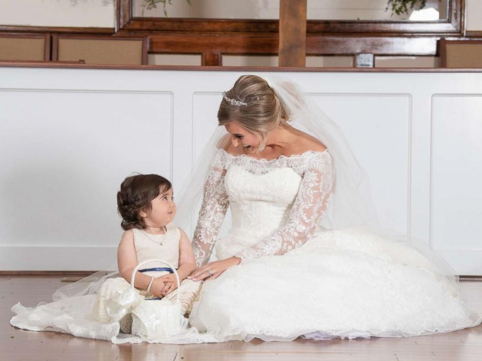 3 éves kislány volt a koszorúslány a csontvelődonorja esküvőjén