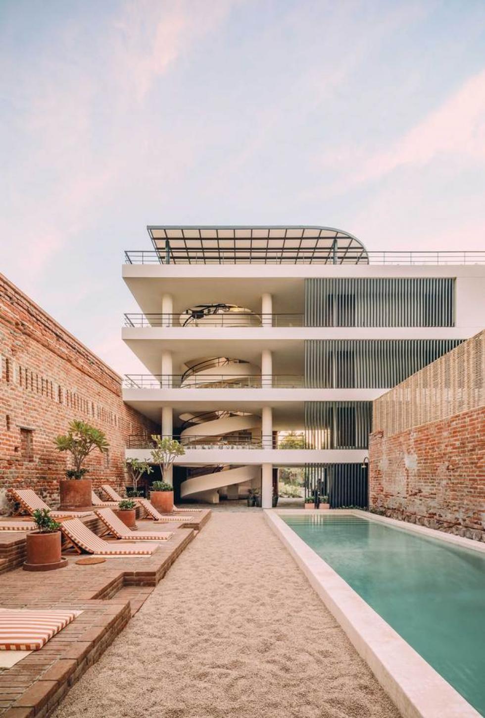 Különféle belsőépítészeti és lakberendezési stílusok ötvöződnek a felújított Mexikói hotelben