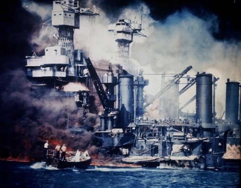Lássuk az eredeti Pearl Harbor fényképeket - (18+!)