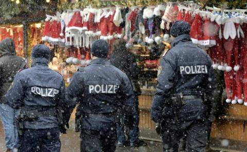 Ilyen az életmentő kütyü, amit az osztrák rendőrök osztogatnak a nőknek