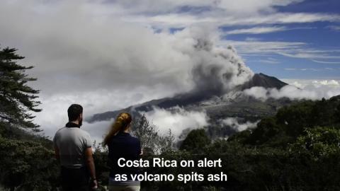 Szükségállapotot hirdettek a kitörő vulkán miatt