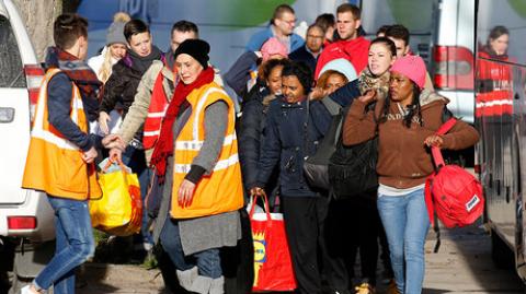 Migránsok etetését megtiltanák Calaisban a segélyszervezeteknek
