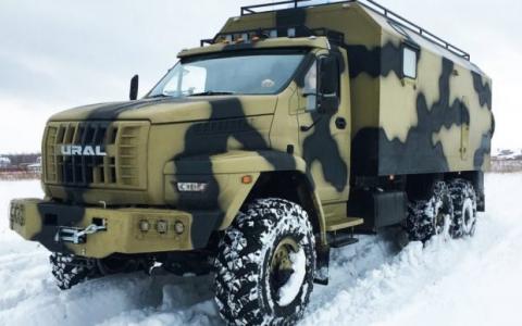 Nézzünk be egy Ural katonai lakókocsiba!
