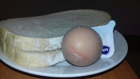Pihés tojást kaptak a betegek egy dél-pesti kórházban - fotó