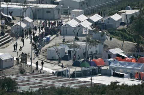 92 százalékban férfiak vannak a legnagyobb görög migránstáborban