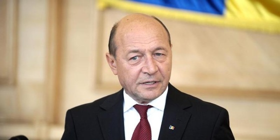 Romániai népszavazás - Basescu véget vetne a politikai csatározásnak