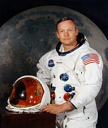 Meghalt Neil Armstrong