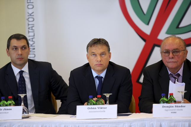 Előrehozott választás kell mondta Orbán