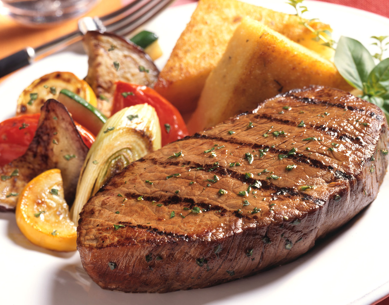 Zöldfűszeres steak