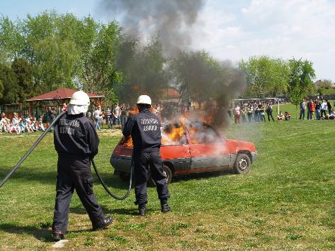Magyar gyártású tűzoltójárműveket kapott kilenc megye tűzoltósága
