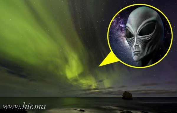 UFO- t látott egy fotós a sarki fényben