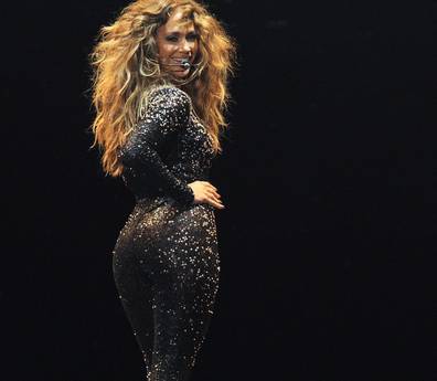 Jennifer Lopez egy szexy szerelésben (képekkel)