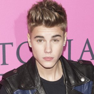 Gyilkossággal fenyegetőznek a Justin Bieber rajongók