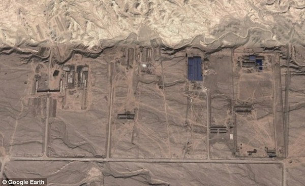 A kínai Google Earth rejtély: furcsa épületek a sivatag közepén