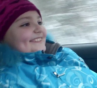 Közel 100 km/órával száguldozott egy 8 éves kislány a havas úton egy Audival