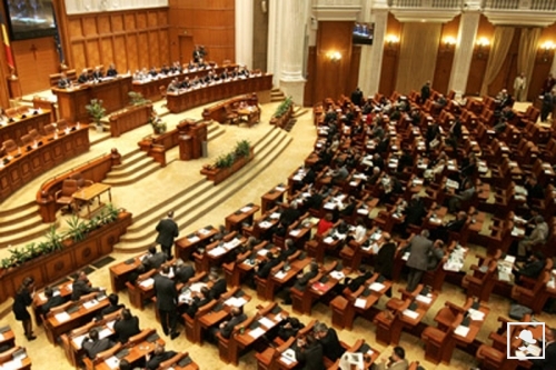 Helyi zászlók megalkotásáról és használatáról hozott törvényt a bukaresti képviselőház