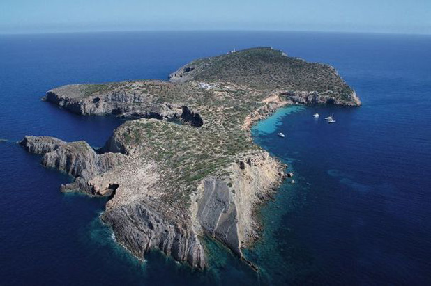 Spanyol sziget bérelhető heti 60 millióért