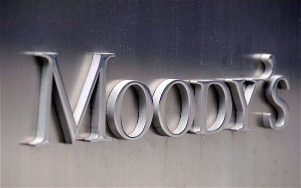 Négy magyar bankot is leminősített a Moody's