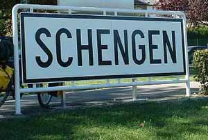 Szijjártó: Schengen összeomlása súlyos gazdasági károkat okozna
