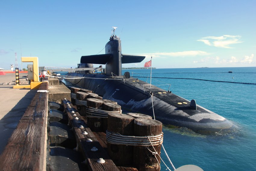 Atomfegyverrel felszerelt hadihajók maradnak Dél-Korea partjainál