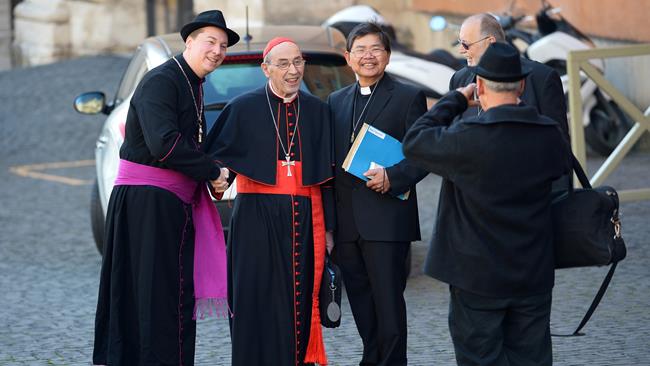 Álpüspök próbált befurakodni a titkos vatikáni találkozóra