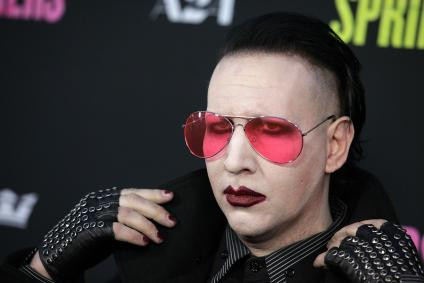 Egy divatház arcaként pózol a horrorisztikus Marilyn Manson