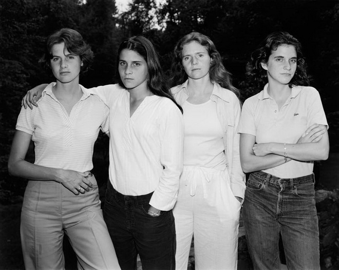 Négy lánytestvér fotói 1975-től minden évben 2010-ig