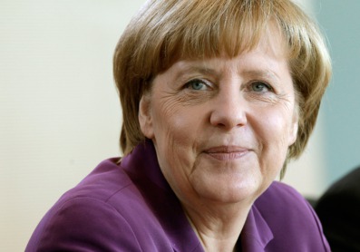 Ukrán válság - Merkel üdvözölte, hogy Putyin részt vesz a normandiai megemlékezésen