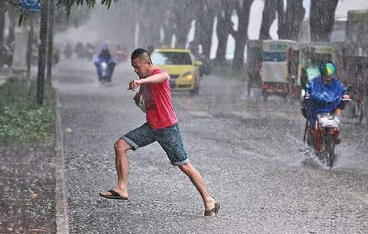 Több halálos áldozata van az esőzéseknek Kínában