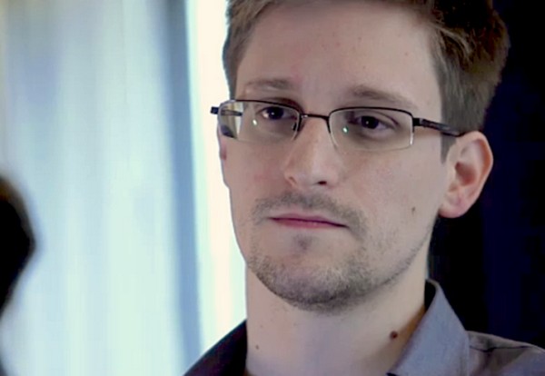Snowden menedékügye - Snowden nem zárja ki, hogy állampolgárságot kér Oroszországban