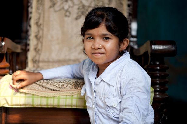 20 évesen egy 5 éves kislány testében él egy indiai nő