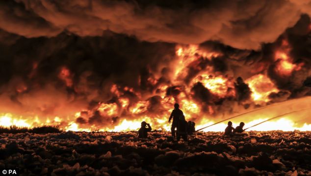 Videó! Hatalmas tüzet okozott a kínai lámpás