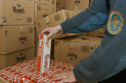 Ezer karton csempészett cigarettát foglaltak le a záhonyi vámosok
