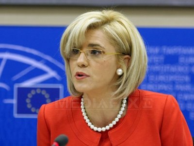 Tőkés megbüntetését kérte az EP elnökétől egy román EP-képviselő