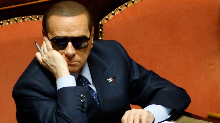 Berlusconi és az olasz kormány sorsát találgatja az olasz sajtó