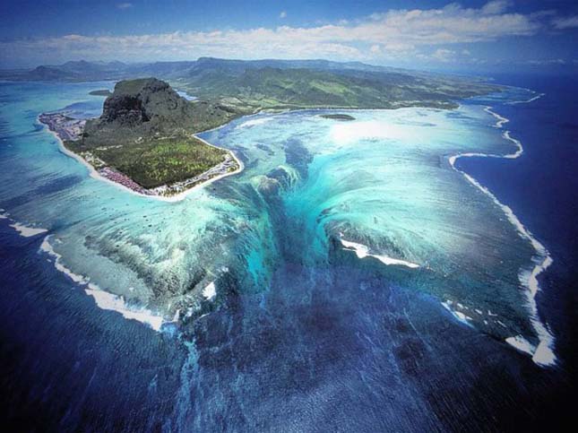 Víz alatti „vízesés” a gyönyörű Mauritiuson