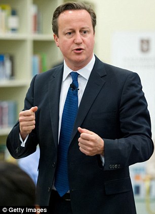 David Cameron a homoszexuális párok részére is biztosítja a házassági adókedvezményt 