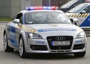 Üldözés után fogtak el egy autóst a rendőrök Pécsen
