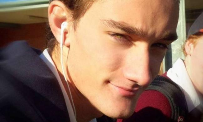 Tinédzser fiú következmények nélkül szivárogtatja az Apple titkait