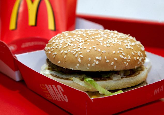 Élelmiszerbotrány – Romlott, újrafeldolgozott hús a KFC és McDonald’s hamburgereiben Kínában