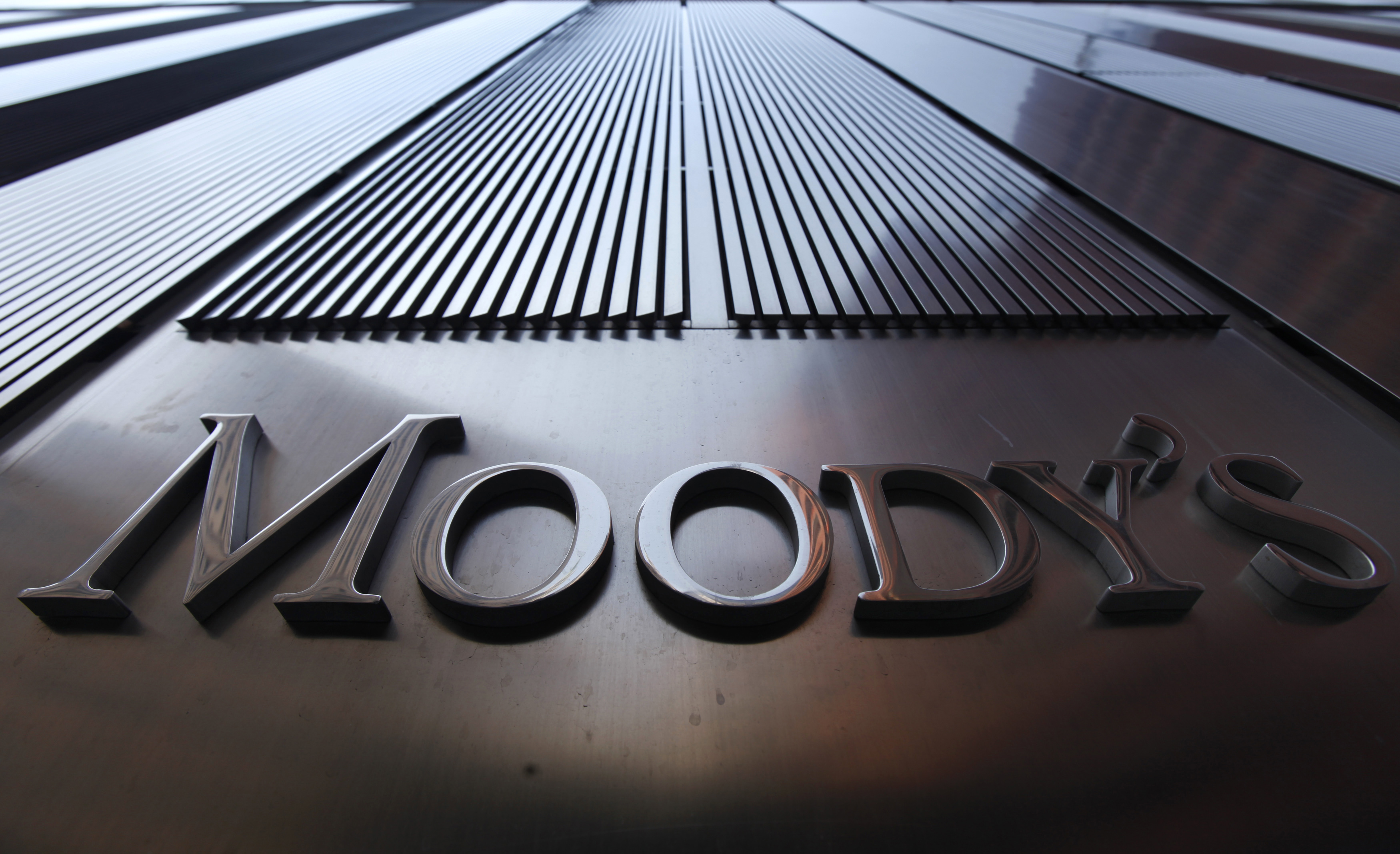 Leminősítette az OTP orosz bankját a Moody's