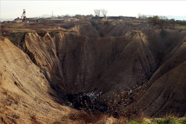Földbeomlások az egykori aknaszlatinai sóbánya területén Kárpátalján