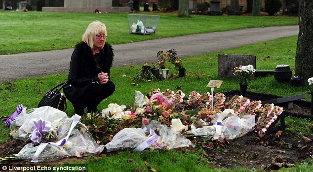 A temetőben elcserélték a sírkövet - így a család 13 évig más sírját gondozta