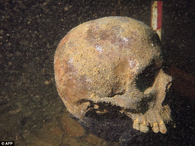 A II.világháborúban elsüllyedt tengeralattjárót találtak Indonézia partjainál - csontvázakkal